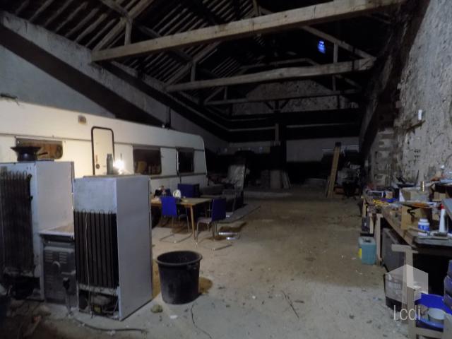 Longère 450 m2 à rénover, fort potentiel sur 2 100 m2 de terrain