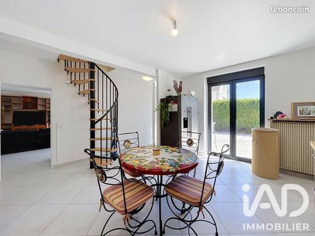 Longère 6 pièces 145 m²