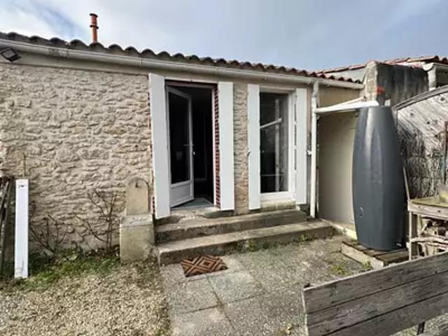 Longeville sur Mer 85560 Location maison 2 pièces t2 au dernier étage