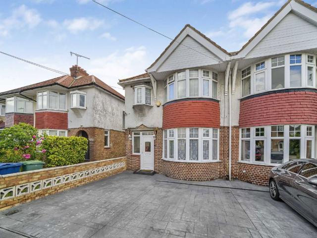 Longford Avenue, Southall UB1, 4 bed property to rent, £2,400 pcm | PrimeLocation