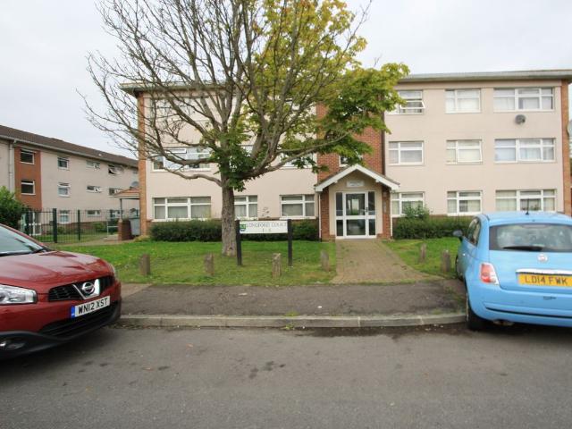 Longford Court, West Ewell KT19, 3 bed flat to rent, £1,950 pcm | PrimeLocation