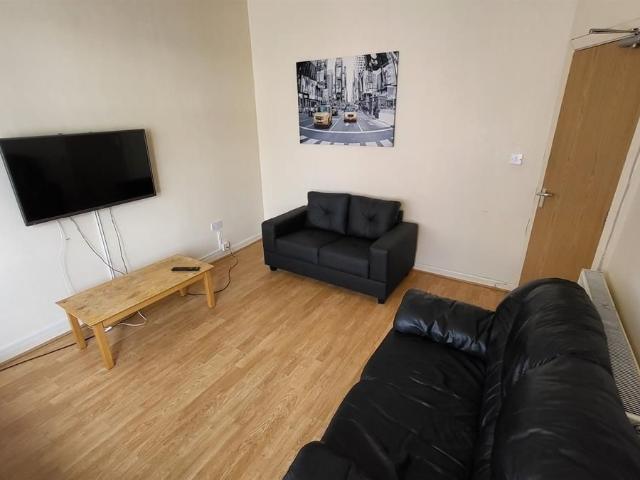 Longford Place Victoria Park, Manchester M14, 1 bed semi detached house to rent, £685 pcm | PrimeLocation