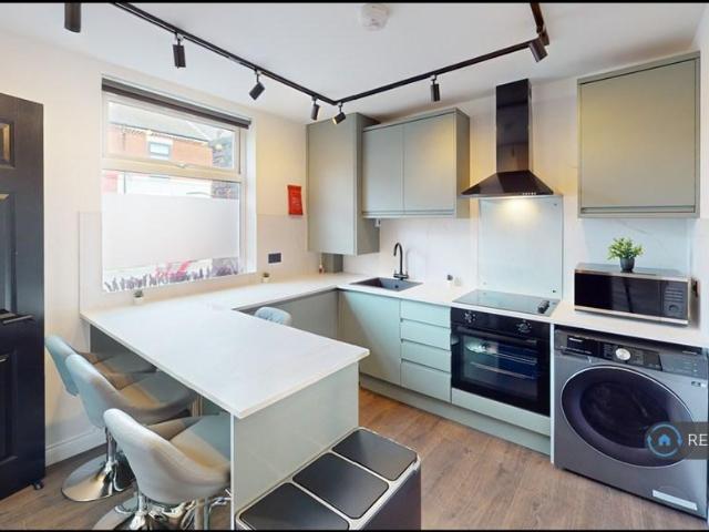 Longford St, Warrington, WA2 1 bed in a house share to rent £625 pcm £144 pw