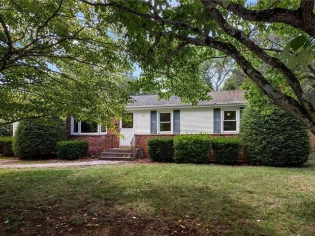 Longfellow Dr, Warwick, Home For Sale