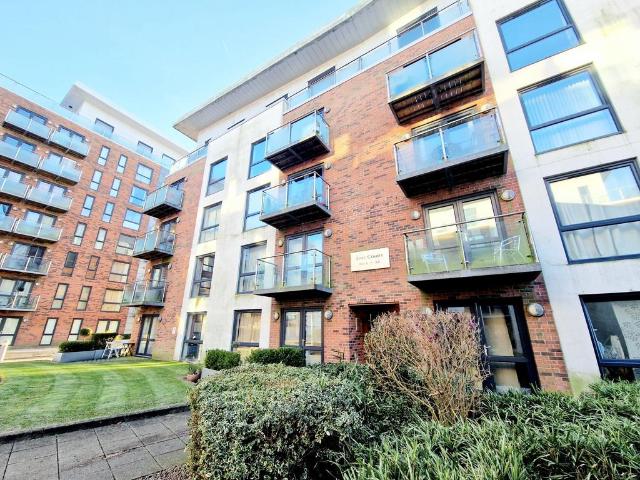 Longfield Centre, Prestwich, M25 2 bed apartment to rent £1,150 pcm £265 pw