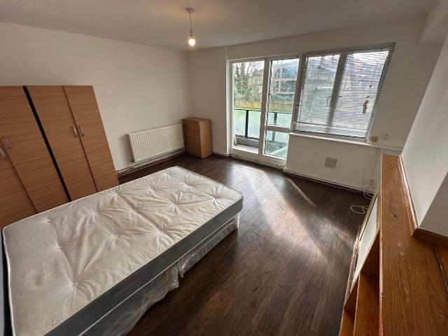Longfield Estate, London SE1, 3 bed shared accommodation to rent, £900 pcm | PrimeLocation