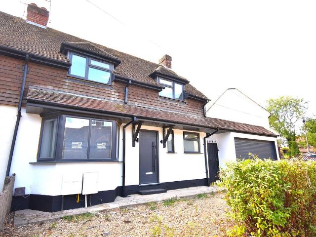 Longfield, Hedgerley, Slough SL2, 3 bed property to rent, £2,300 pcm | PrimeLocation
