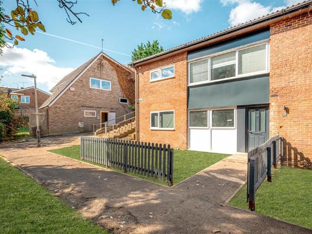 Longland Way, High Wycombe HP12 1 bed flat to rent £1,150 pcm £265 pw