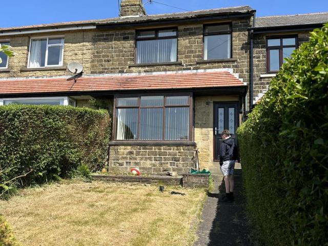 Longlands Avenue, Denholme, Bradford. 3 bed terraced house to rent £895 pcm £207 pw