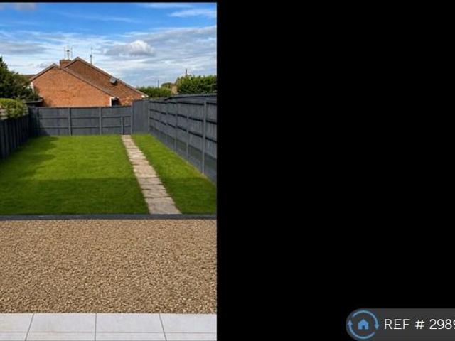 Longlands Road, Bishops Cleeve. 3 bed terraced house to rent £1,595 pcm £368 pw