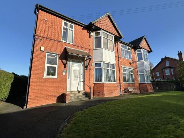 Longley Lane, Manchester, M22 1 bed flat to rent £750 pcm £173 pw