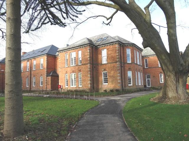 Longley Road, Chichester PO19, 2 bed flat to rent, £1,375 pcm | PrimeLocation
