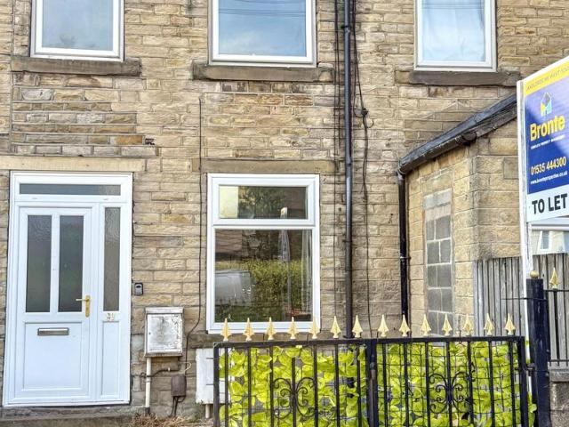 Longley Road, Lowerhouses. 1 bed terraced house to rent £585 pcm £135 pw