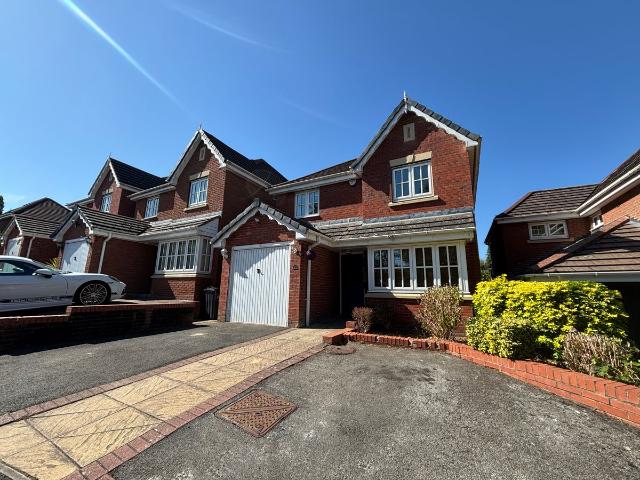 Longmore Close, Sutton Coldfield B73, 4 bed property to rent, £1,700 pcm | PrimeLocation