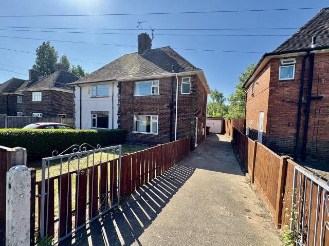 Longmead Drive, Nottingham, NG5 3 bed house to rent £1,075 pcm £248 pw