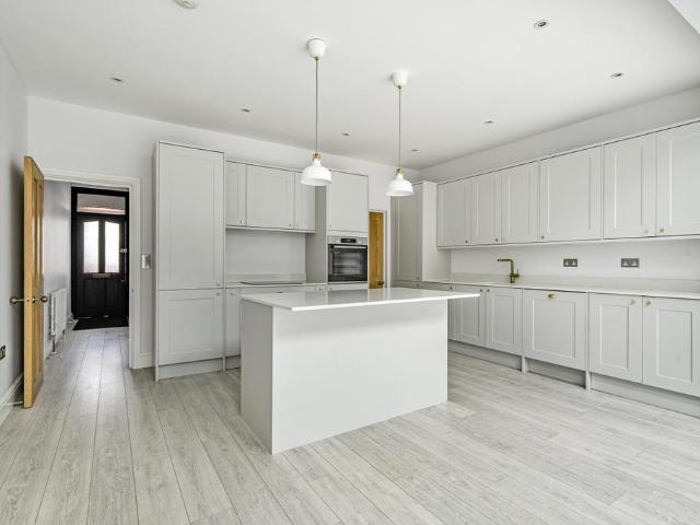 Longmead Road, London, SW17 4 bed house to rent £4,500 pcm £1,038 pw