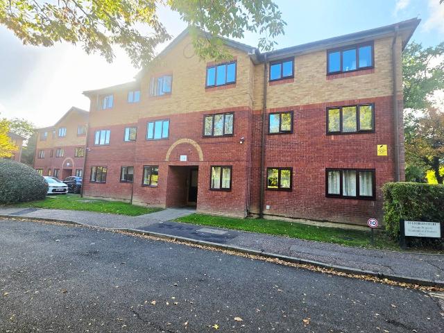 Longmere Road, Crawley RH10, 1 bed flat to rent, £1,100 pcm | PrimeLocation
