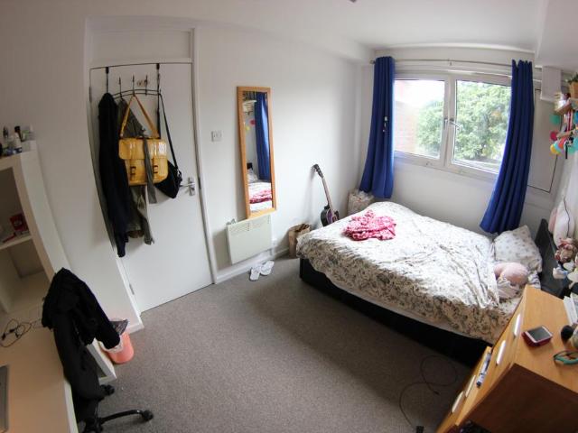 Longshore, London SE8 1 bed in a flat share to rent £900 pcm £208 pw