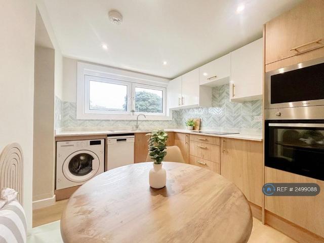 Longstone Street, Edinburgh, EH14 2 bed flat to rent £1,400 pcm £323 pw
