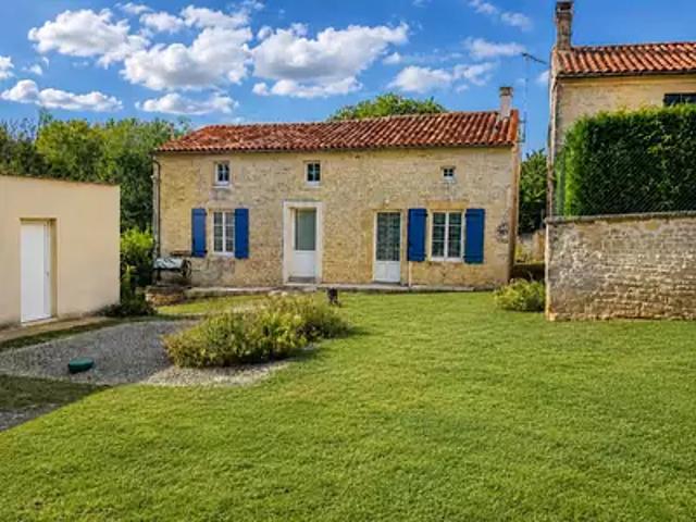 Longré 16240 Achat / Vente maison 3 pièces t3 jardin cave