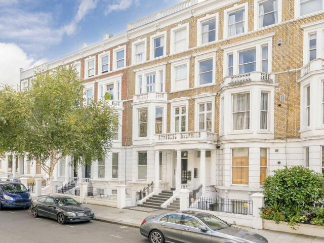 Longridge Road, London SW5 Studio to rent £1,900 pcm £438 pw
