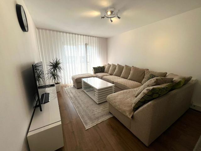 Longwood Avenue, Slough SL3, 2 bed flat to rent, £1,700 pcm | PrimeLocation