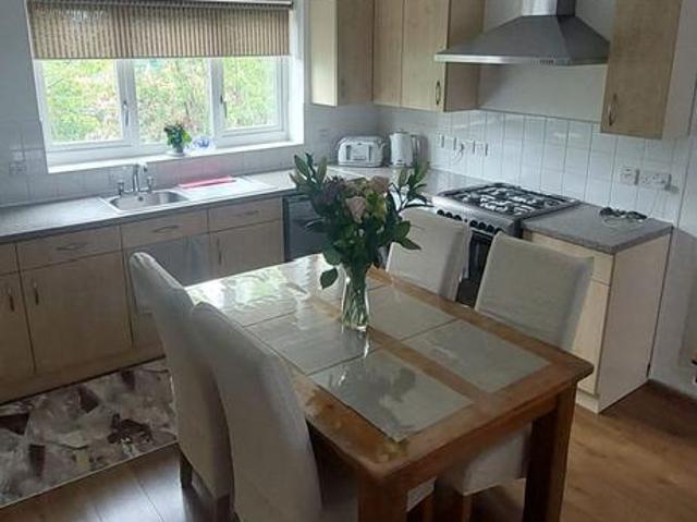 Longwood Avenue, Slough, SL3 2 bed flat to rent £1,750 pcm £404 pw