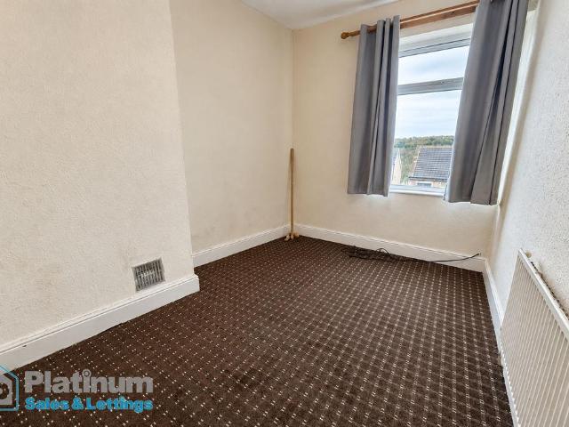 Longwood Road, Huddersfield 3 bed terraced house to rent £825 pcm £190 pw