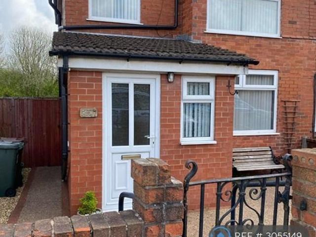 Longworth Avenue, Chorley, PR7 3 bed semi detached house to rent £1,300 pcm £300 pw