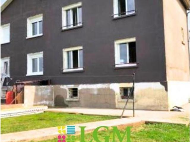 Longwy: Charmante Maison avec trois chambres, garage et terrain