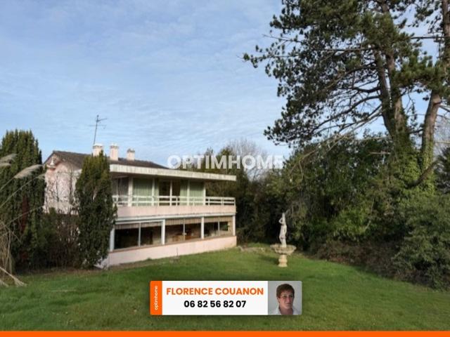 LONGVILLIERS 78 Maison d'Architecte de 240 m² à vendre 7 pièces. 3 chambres et jardin 1677 M² clos