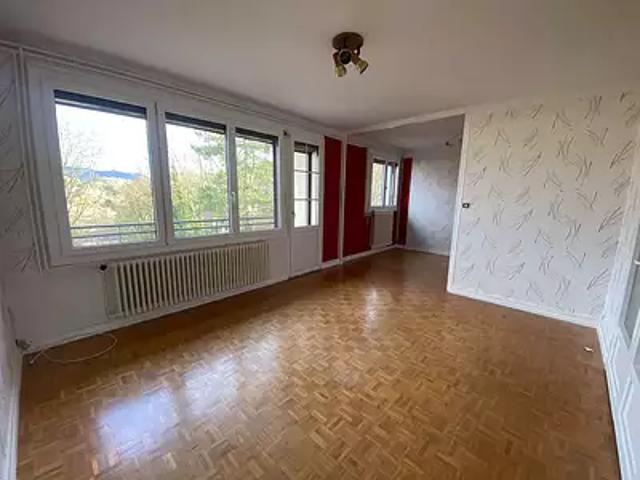 Lons le Saunier 39000 Achat / Vente appartement 3 pièces t3 au dernier étage cave