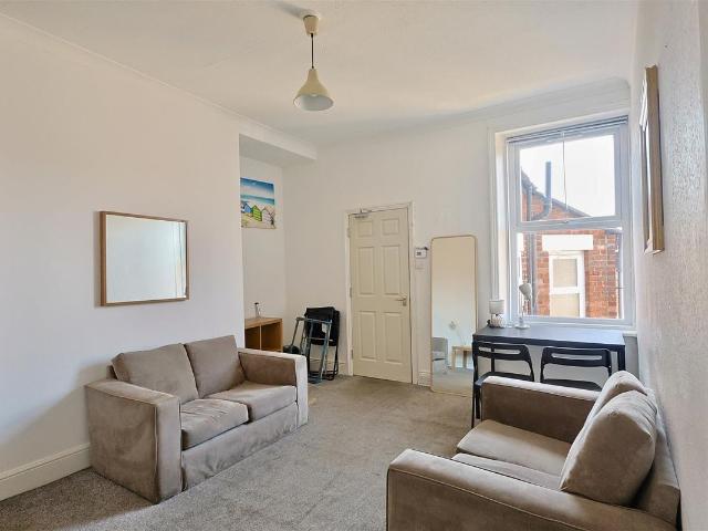 Lonsdale Terrace, Jesmond, Newcastle Upon Tyne NE2, 4 bed shared accommodation to rent, £2,600 pcm | PrimeLocation