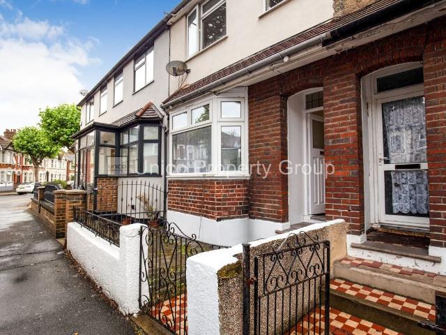 Lonsdale Avenue, London E6, 3 bed terraced house to rent, £2,400 pcm | PrimeLocation