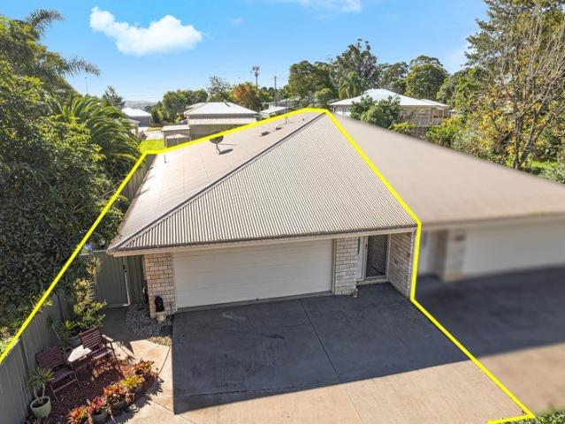 LOOK! HALF DUPLEX With North Facing Yard!