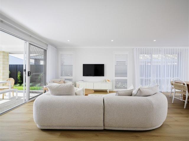 4 bedroom home by the coast call Eglinton Home!