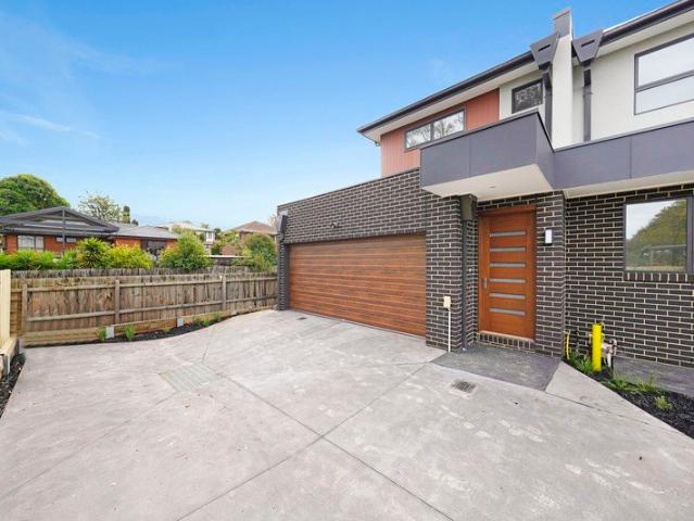 Looking for a stylish home for your family? Look no further!