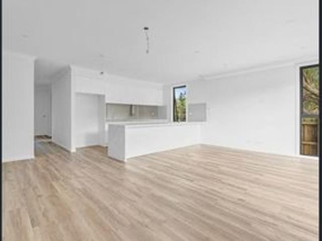 Looking for a stylish home for your family? Look no further!
