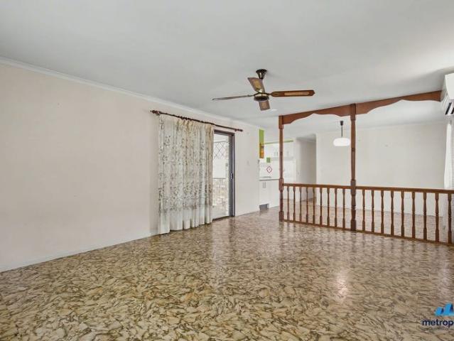 LOOKING FOR A SPACIOUS HOME WITH ROOM TO MOVE, BOTH INDOORS AND OUT?