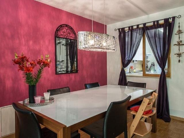 Looking for a 4 1/2 room maisonette apartment with a seating area?