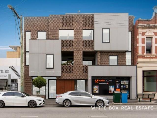 2bed with large size balcony in prime Hawthorn