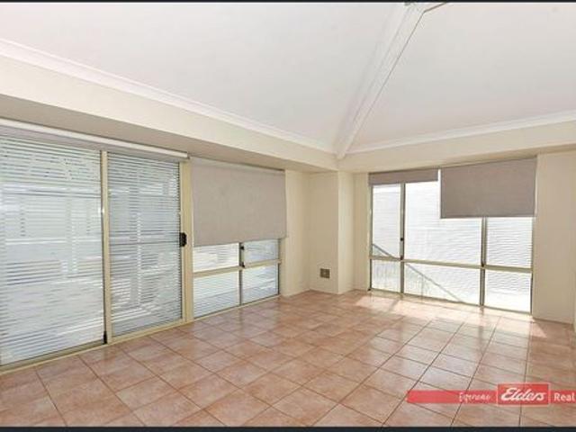 Looking for something special? 5 x 3 home Port Kennedy