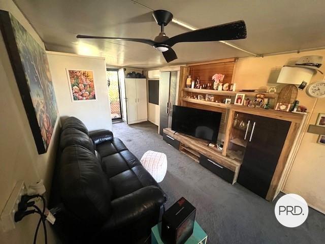 LOOKING TO DOWNSIZE COMFORTABLE LIVING BOYNE ISLAND CARAVAN PARK