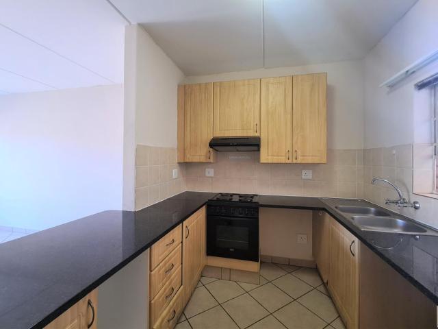 Duplex unit in Hazeldean!