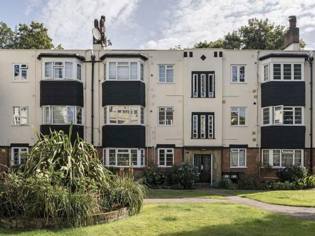 Loampit Hill, London SE13 2 bed flat to rent £1,800 pcm £415 pw