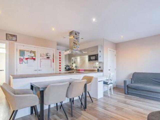 Loampit Road, Erith, 2 Bedroom Maisonette