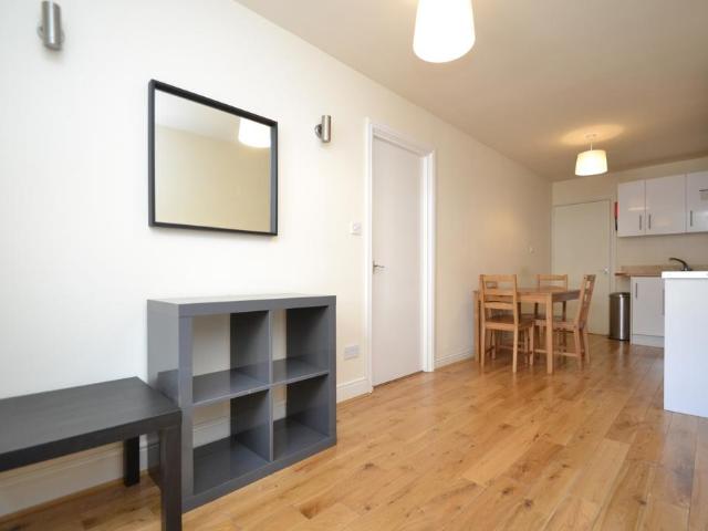 Loampit Vale London SE13 2 bed flat to rent £1,700 pcm £392 pw