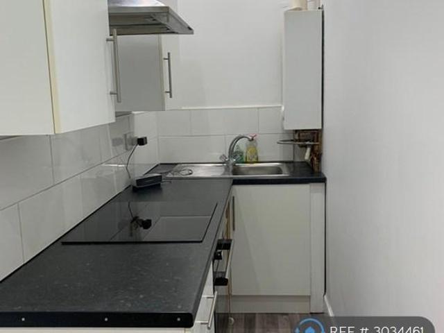 Loanhead St, Kilmarnock, KA1 2 bed flat to rent £650 pcm £150 pw