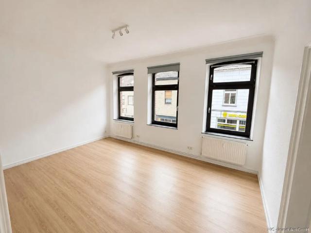 Lobberich Zentrum: Schöne 3 Zimmer OG Wohnung mit Balkon und ca. 82 m² Wohnfläche