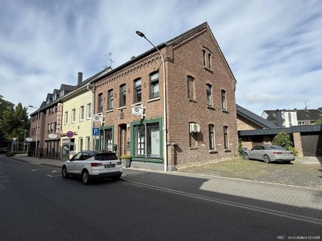 Lobberich Zentrum: Schöne ca. 58 m² grosse 2 Zimmer DG Studio Wohnung mit offener Küche und Empore